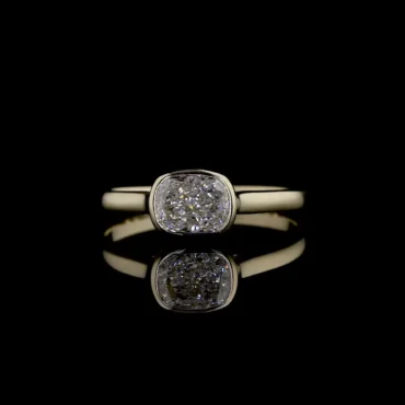 Coorie Wing <span class="diamond">Solitaire Ring</span>