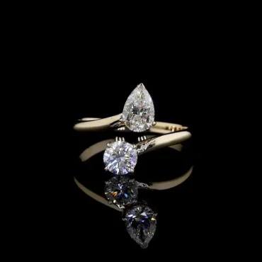 Yett Flow <span class="diamond">Two Stone Ring</span>