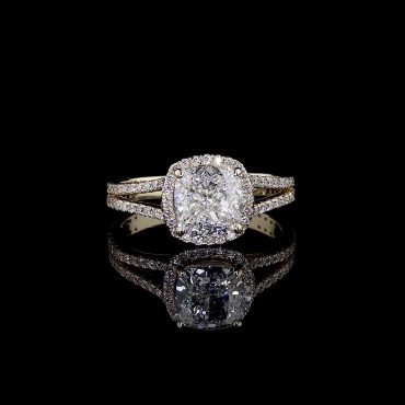 Latheron Cushion <span class="diamond">Halo 2ct Diamond Ring</span>