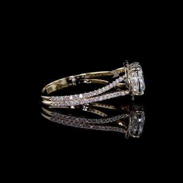 Latheron Cushion <span class="diamond">Halo 2ct Diamond Ring</span>