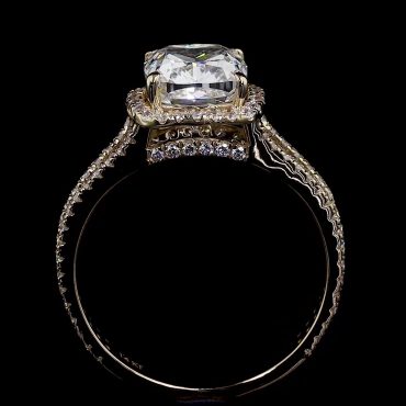 Latheron Cushion <span class="diamond">Halo 2ct Diamond Ring</span>